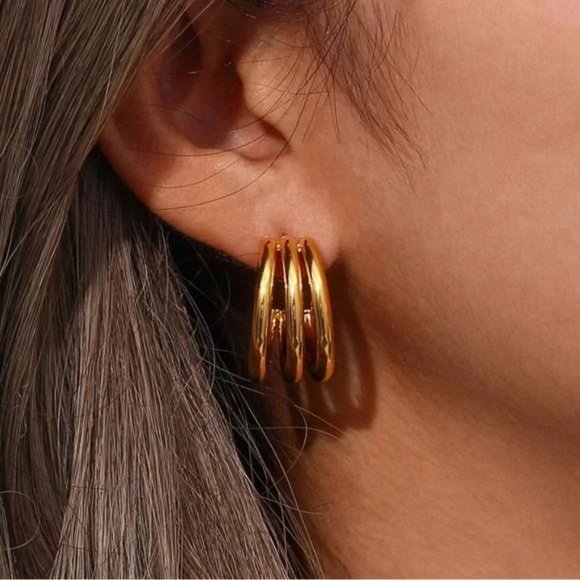 NEW 18K GOLD 3 LAYERS TUBE SHAPE HOOP EARRINGS, NICE EARRINGS, CUTE EARRINGS - Picture 2 of 7